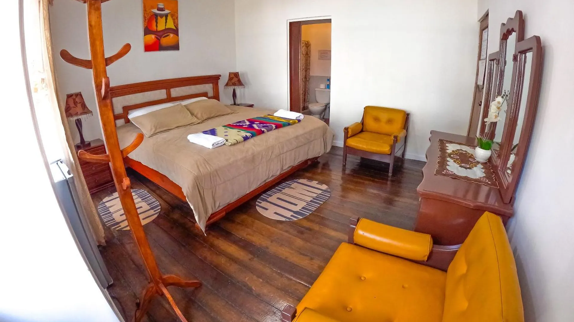 קיטו Colonial House Inn בית הארחה